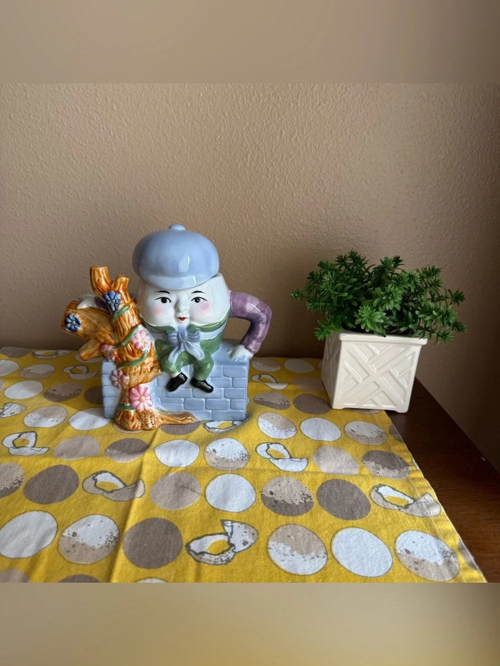 Feitx Vintage colorful Humpty Dumpty teapot